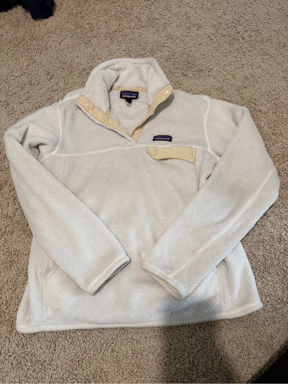 Women’s Patagonia Cream Snap-T Fleece Pullover. Size Medium